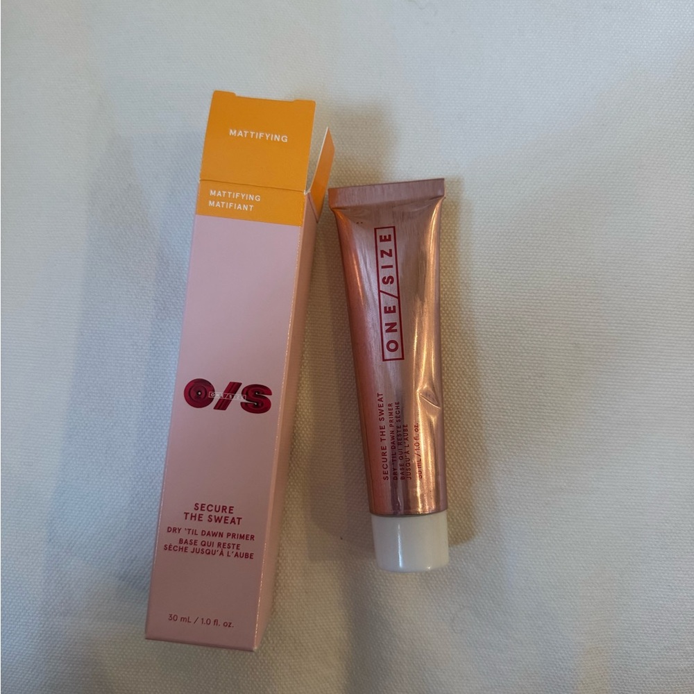 ONE/SIZE by Patrick Starrr
Secure The Sweat Waterproof Mattifying Primer - Picture 4 of 5